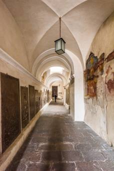 Portone d'accesso al Chiostro da piazza Duomo